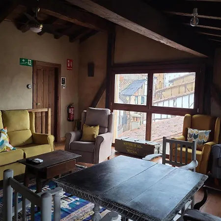 La Casa El Cura Madrigal de la Vera